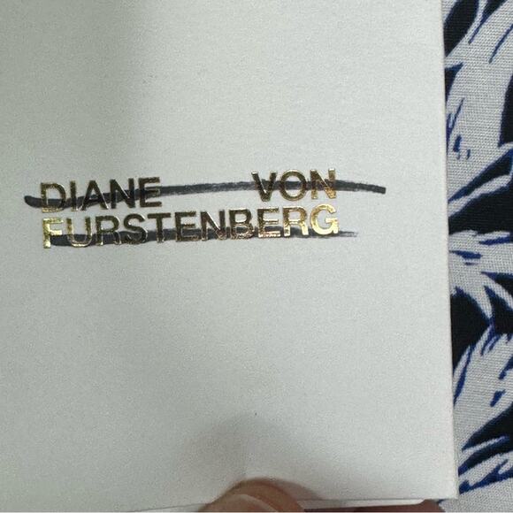 Diane Von Furstenberg Arlene Top - BLACK & WHITE - Picture 7 of 9